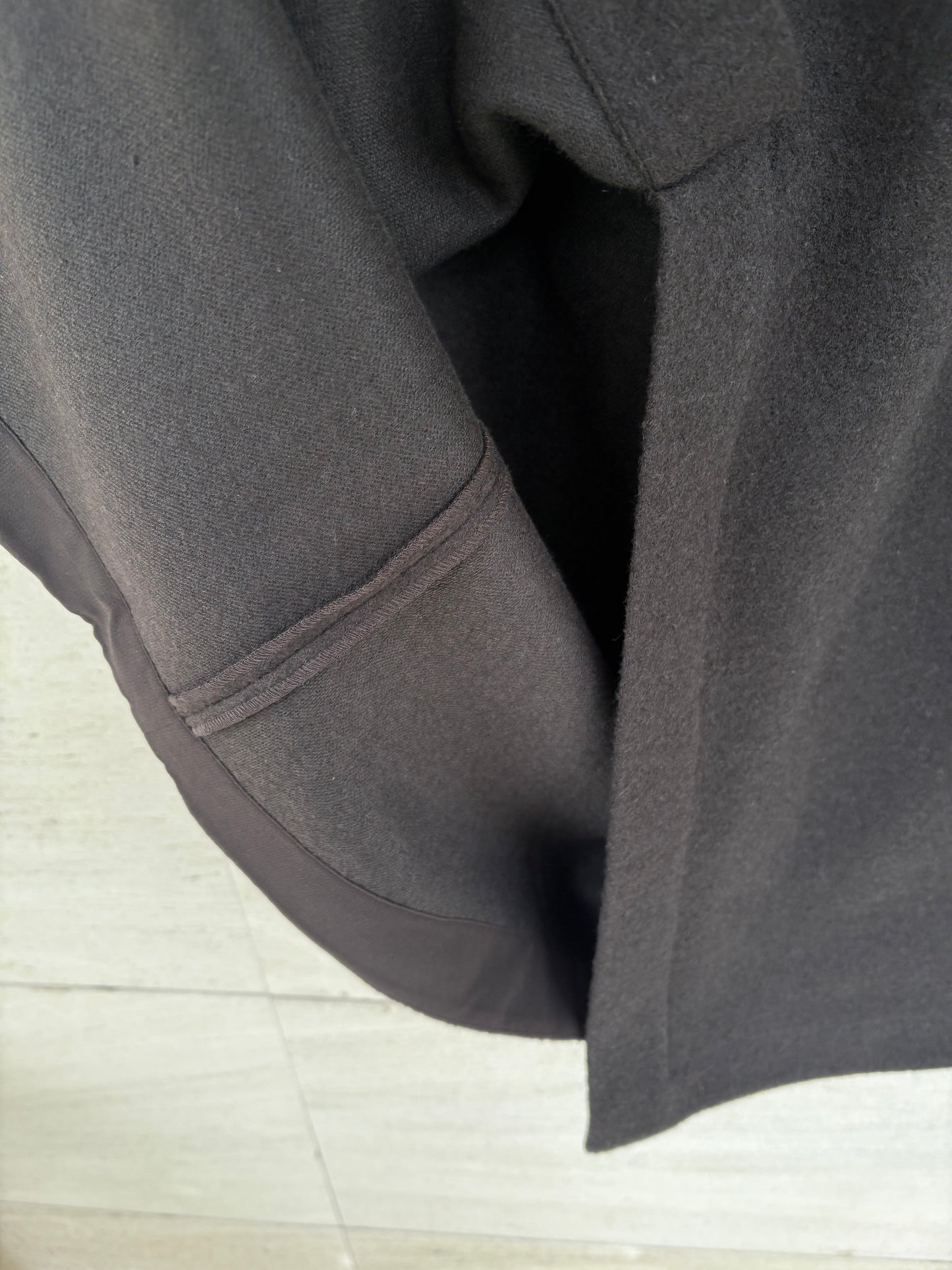 MASSIMO DUTTI. Falda midi gris con lana