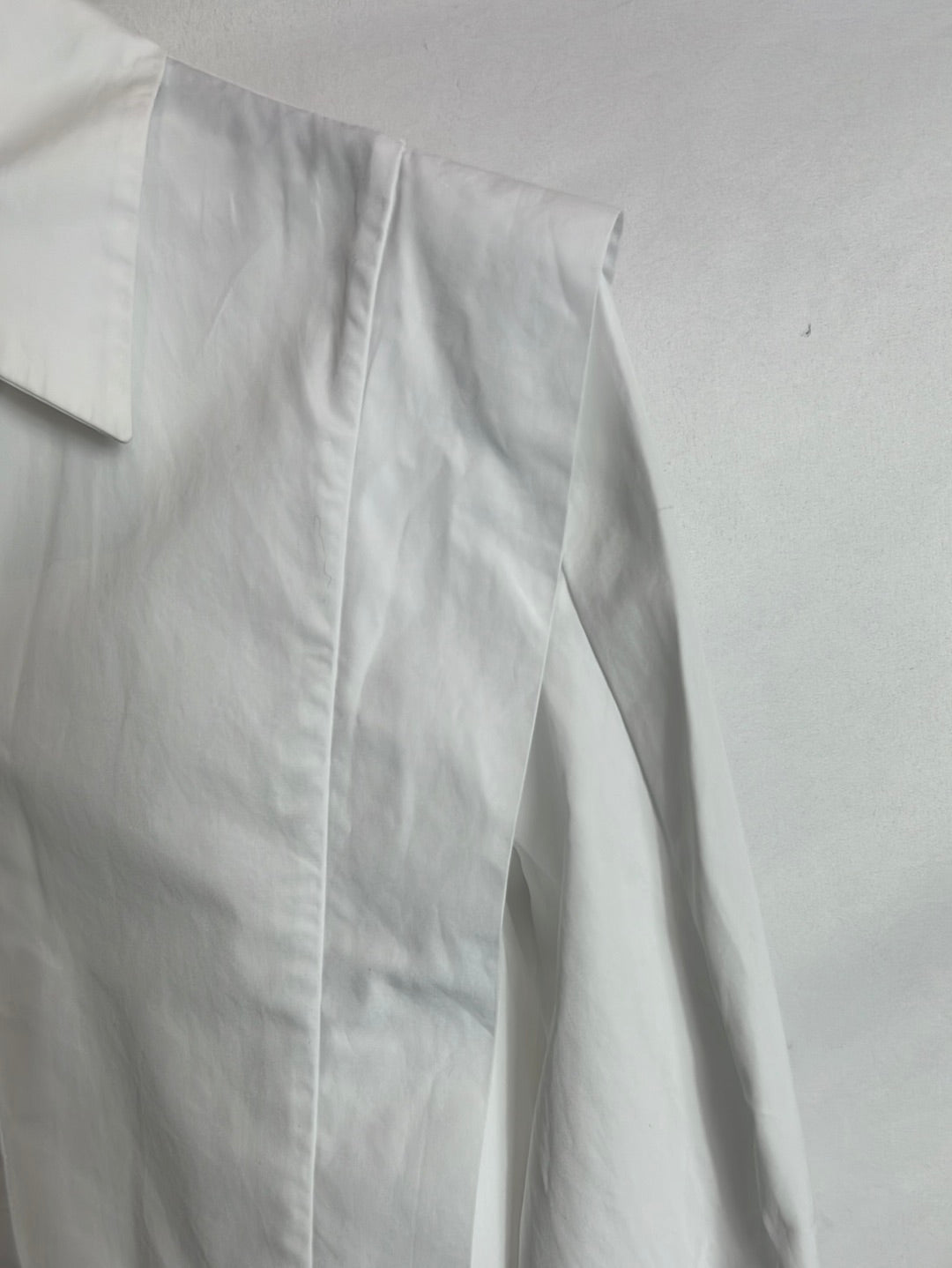 MASSIMO DUTTI. Camisa blanca detalle solapa. T 34