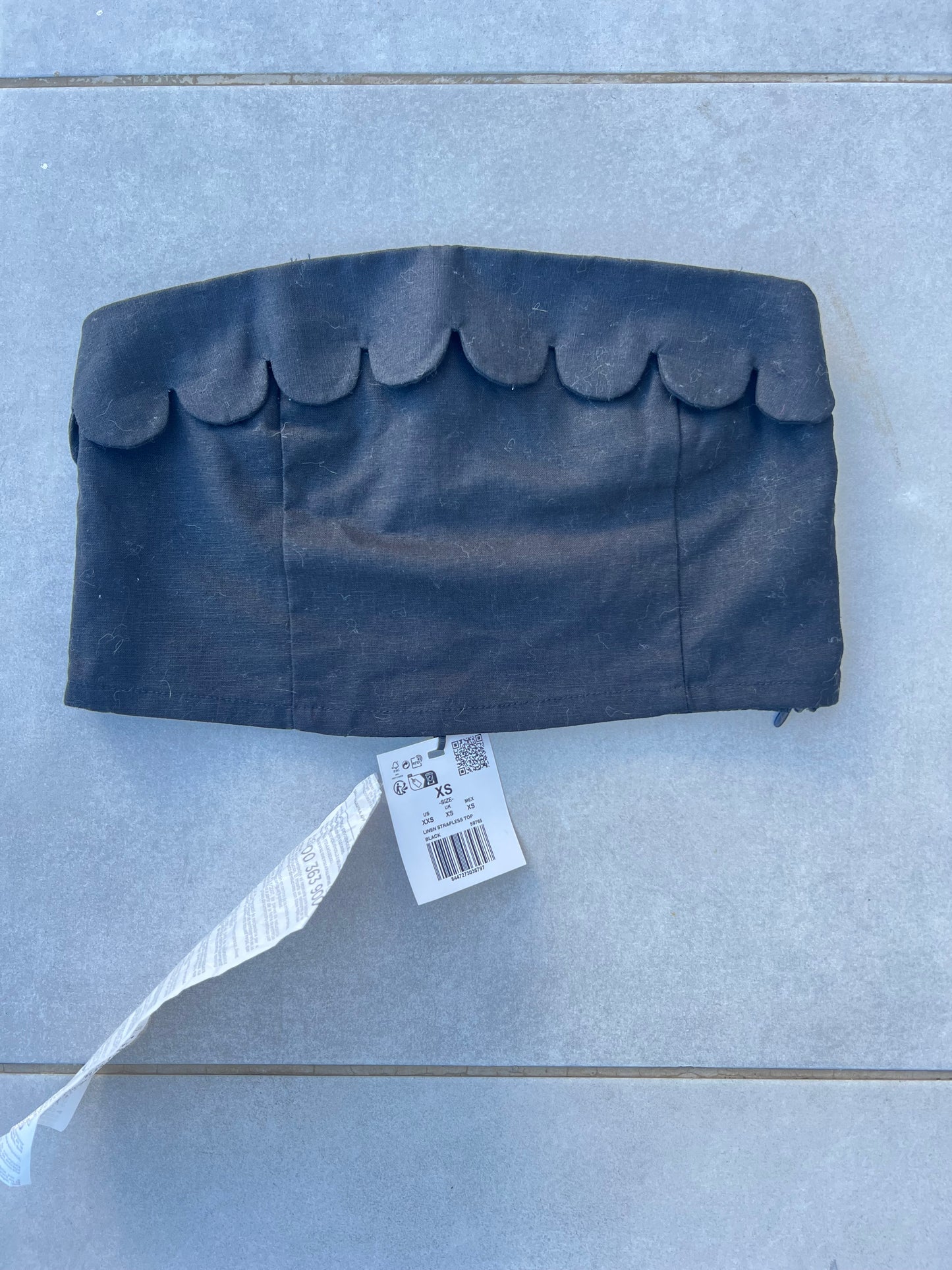 SCALPERS. Top negro lino y algodón