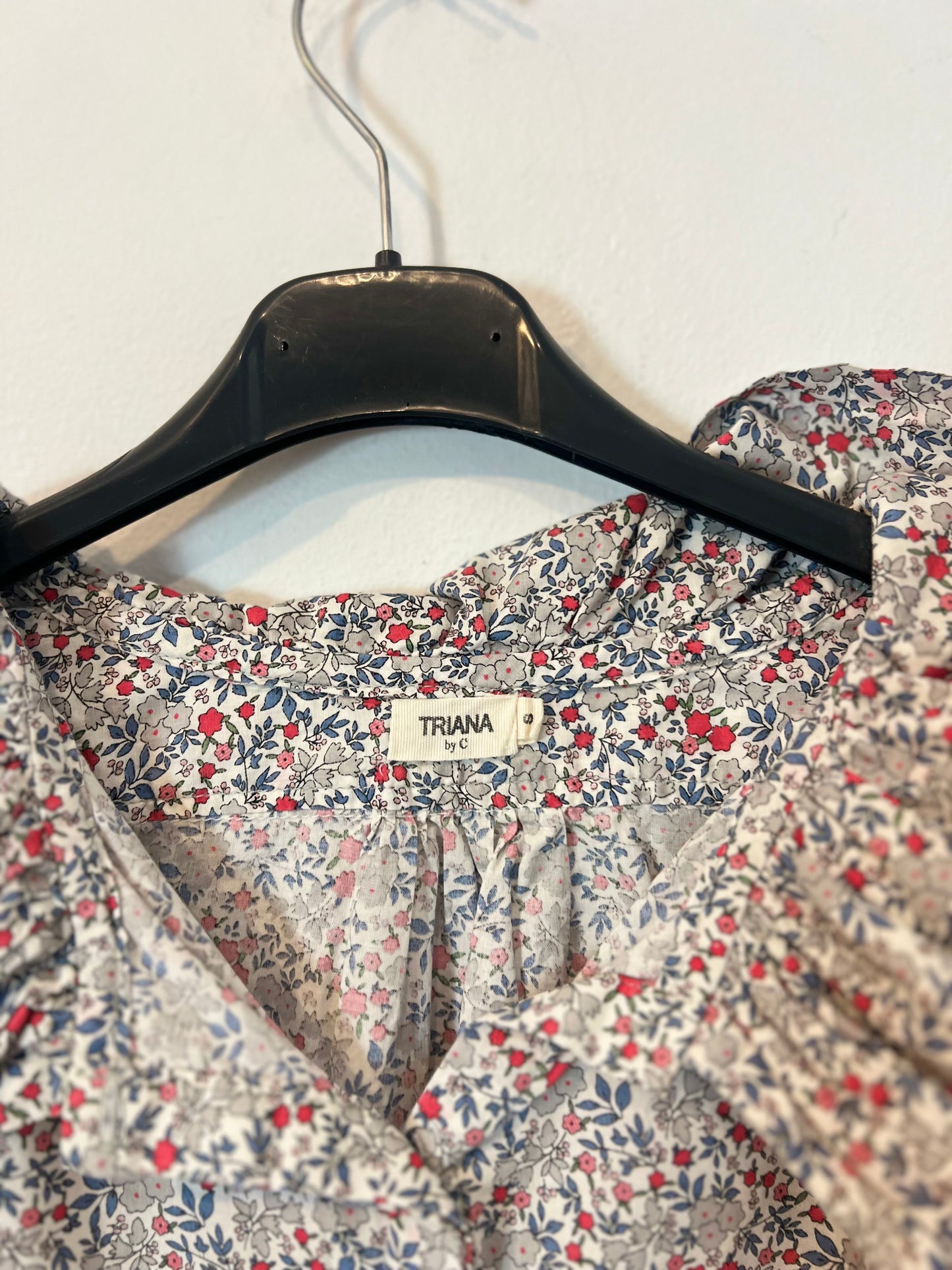 TRIANA BY C. Blusa flores cuello volante T.s