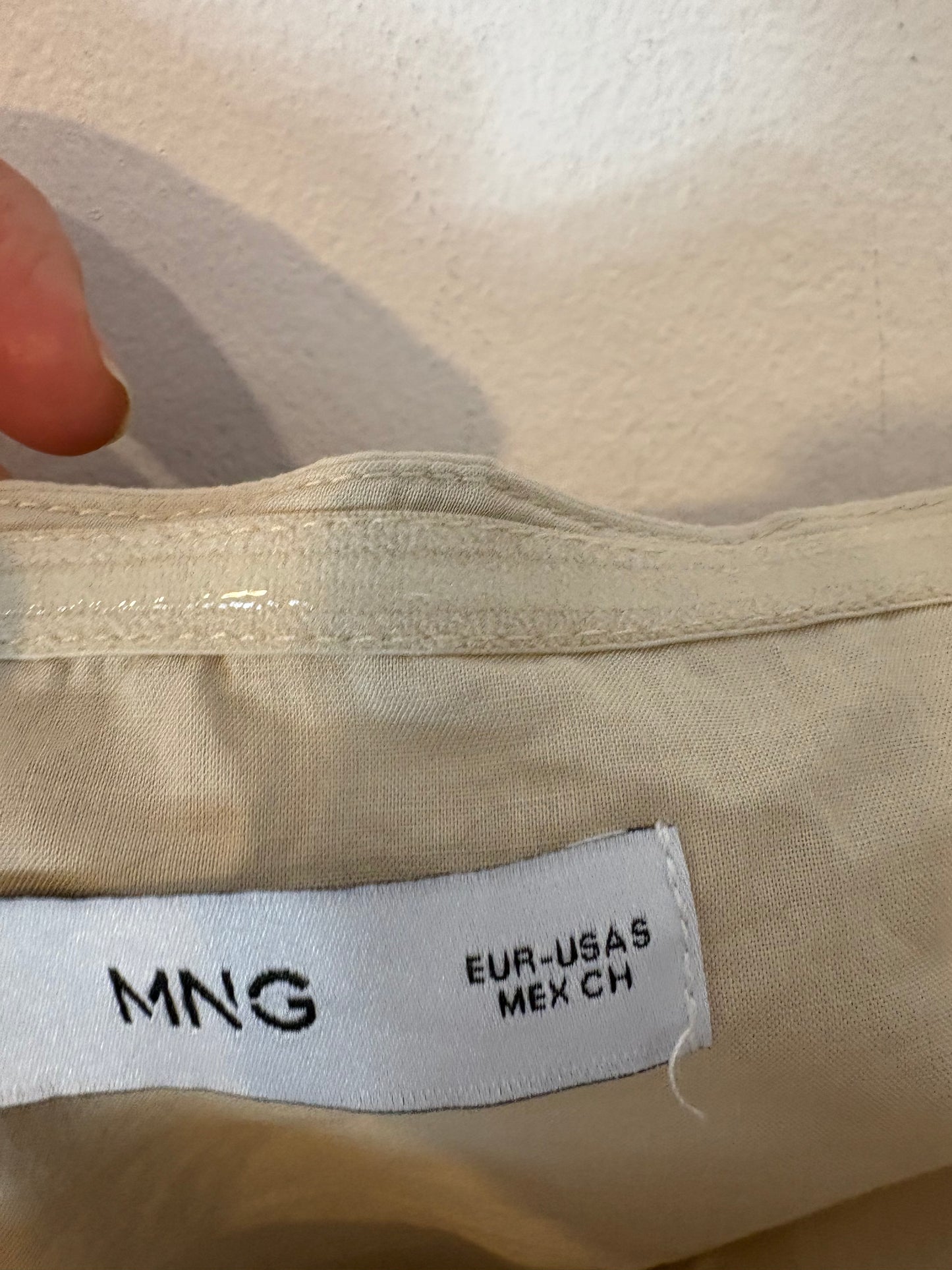 MANGO. Top beige palabra de honor