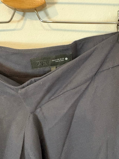 ZARA. Pantalón largo azul fluido efecto falda