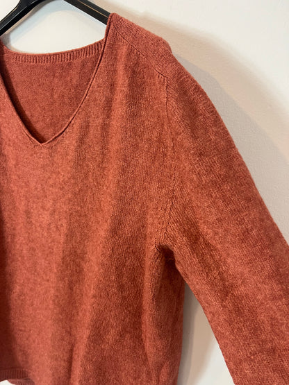 OTHERS. V-neck tile sweater YOUR (S/M)