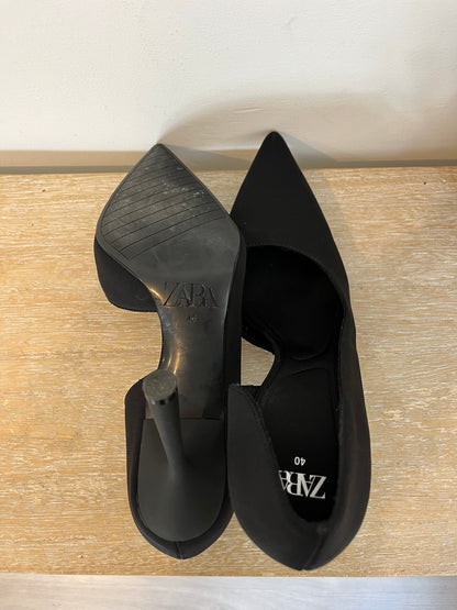 ZARA. Black 40cm openings