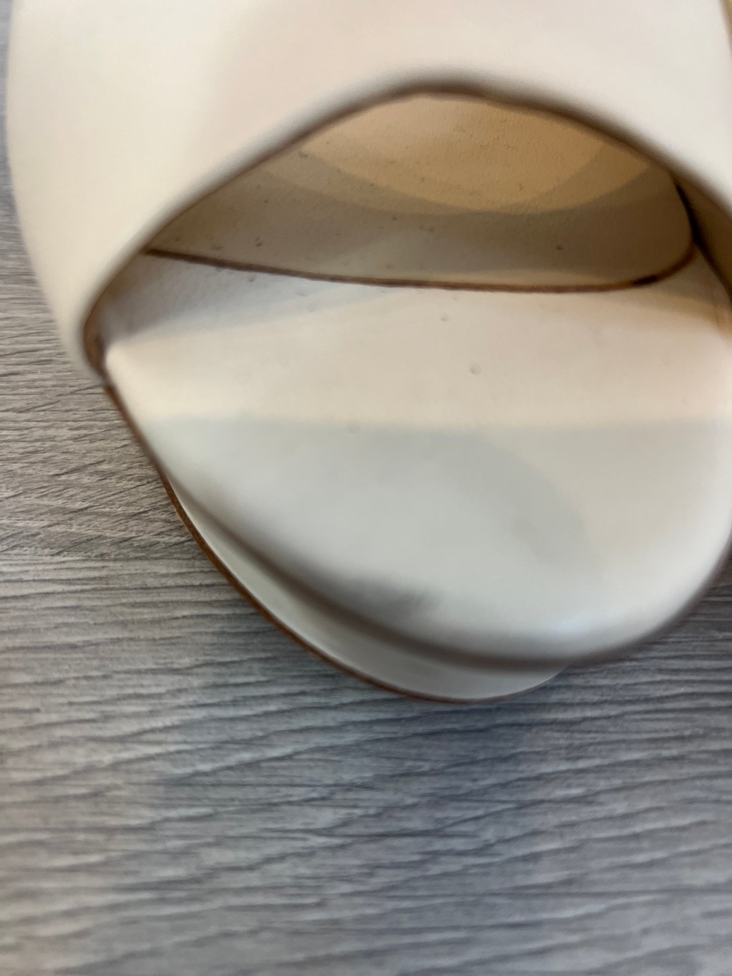 LOLA CRUZ. Sandalia beige claro plataforma. T 39