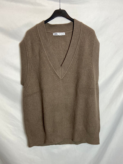 ZARA. Chaleco punto marrón T.M