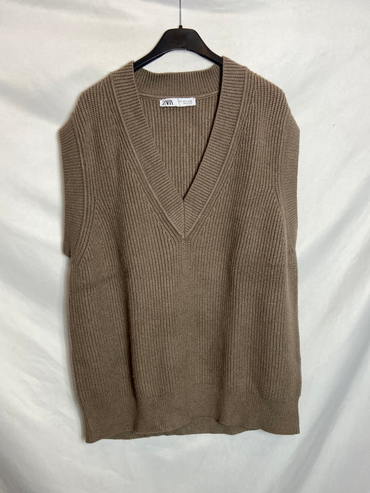 ZARA. Chaleco punto marrón T.M