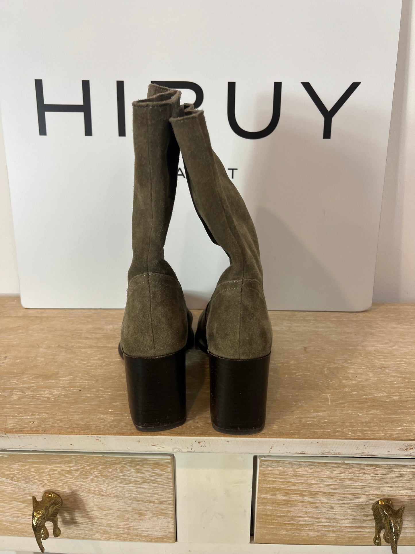 ZARA. Green suede ankle boots, size 37