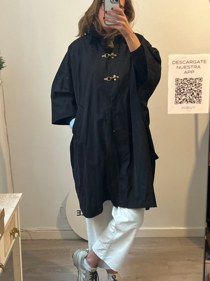 MASSIMO DUTTI. Capa/gabardina negra T.m