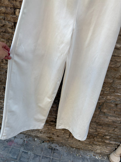 ZARA. Mono largo blanco al cuello