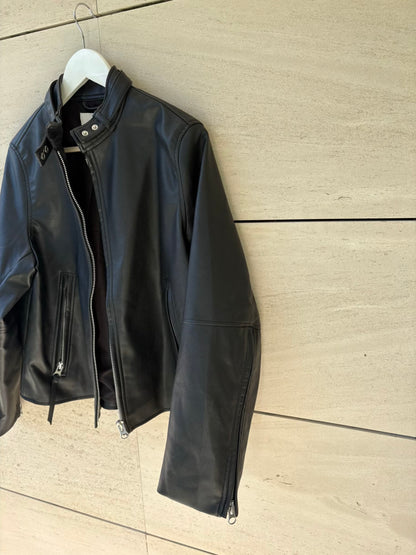 H&M. Biker efecto piel negra