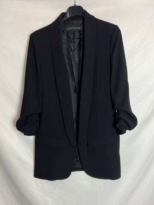 ZARA. Blazer negra fluida T.xs
