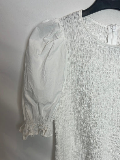 H&amp;M. White honeycomb top. Size 38