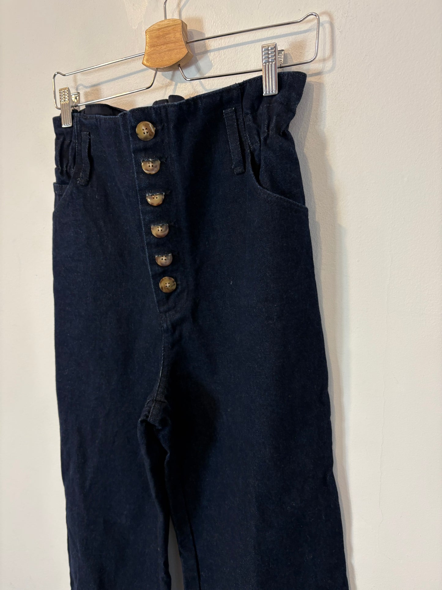 SÉZANE. Denim pata ancha abotonado