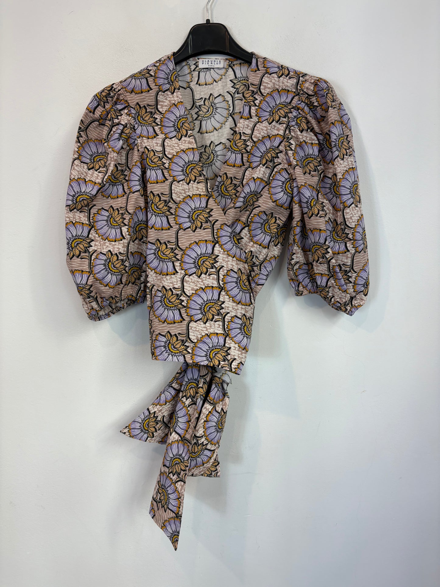 CLAUDIE PIERLOT. Blusa flores cruzada
