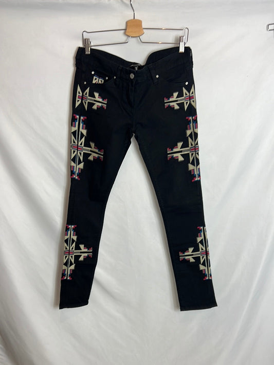 ISABEL MARANT. Black skinny denim with embroidery. Size 2(M)