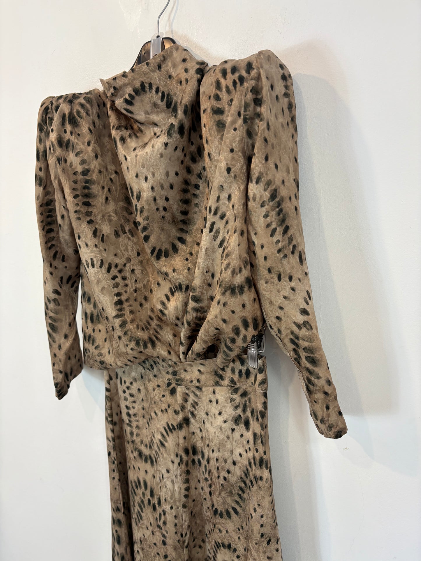 BAREY. Total look print