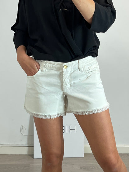 DOLCE&amp;GABBANA. White denim shorts with lace detail. Size 40
