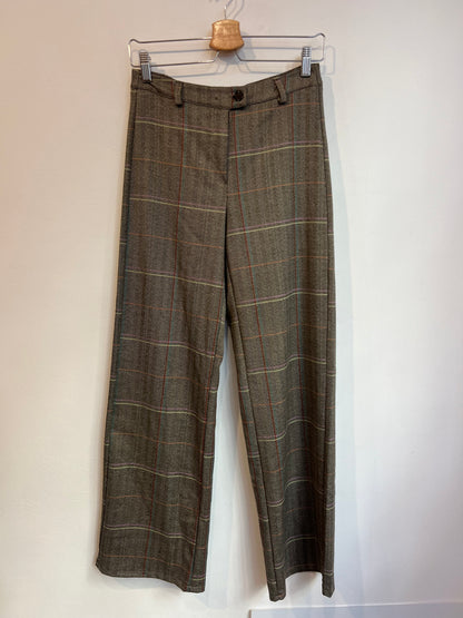 PEQUEÑA MOMA. Total look pantalón y chaleco cuadros. T S/M