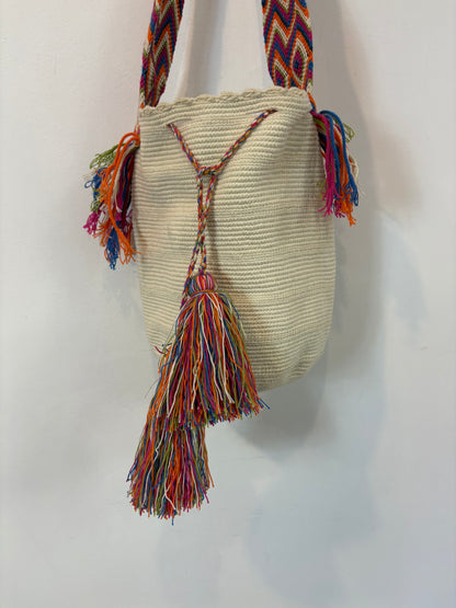 Bolso hecho a mano asa colores