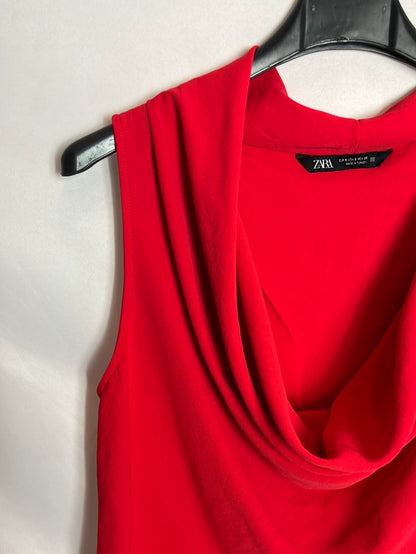 ZARA. Top rojo escote fluido. T S