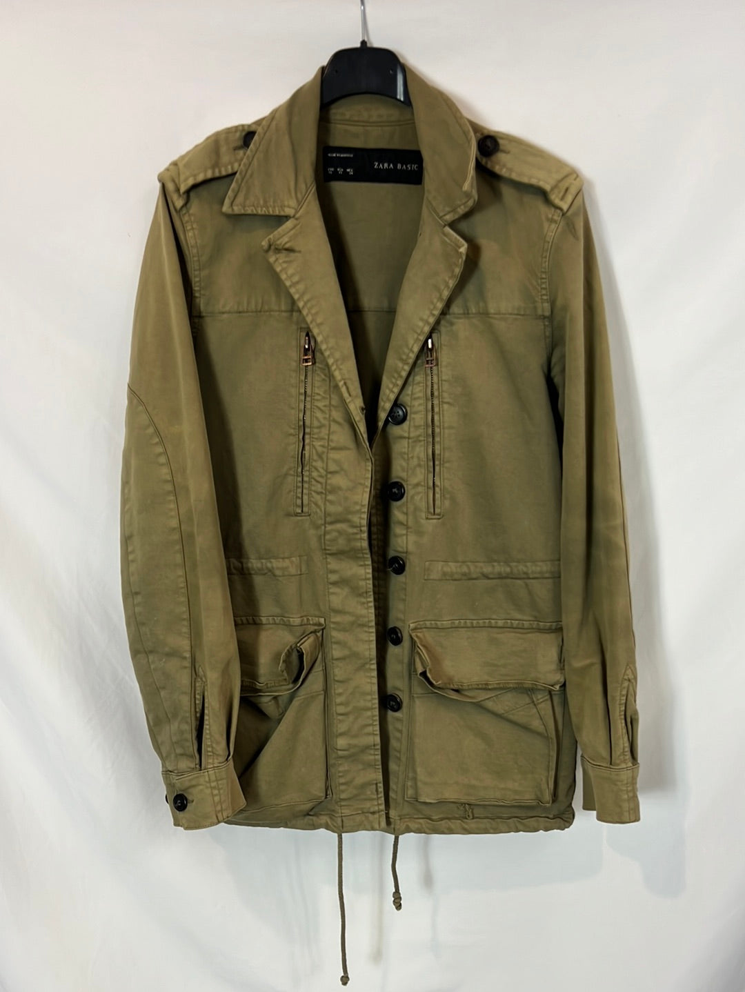 ZARA. Parka verde abotonada T.xs