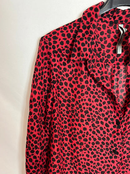 STRADIVARIUS . Blusa roja print. T M