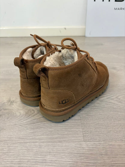 UGG. Botines clásicos cordones. T 39