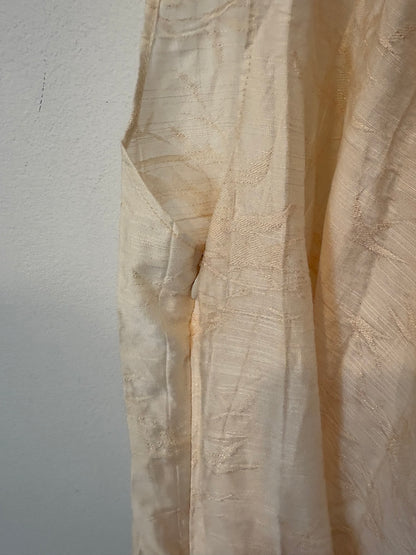 INTROPY. Light pink blouse texture. TM