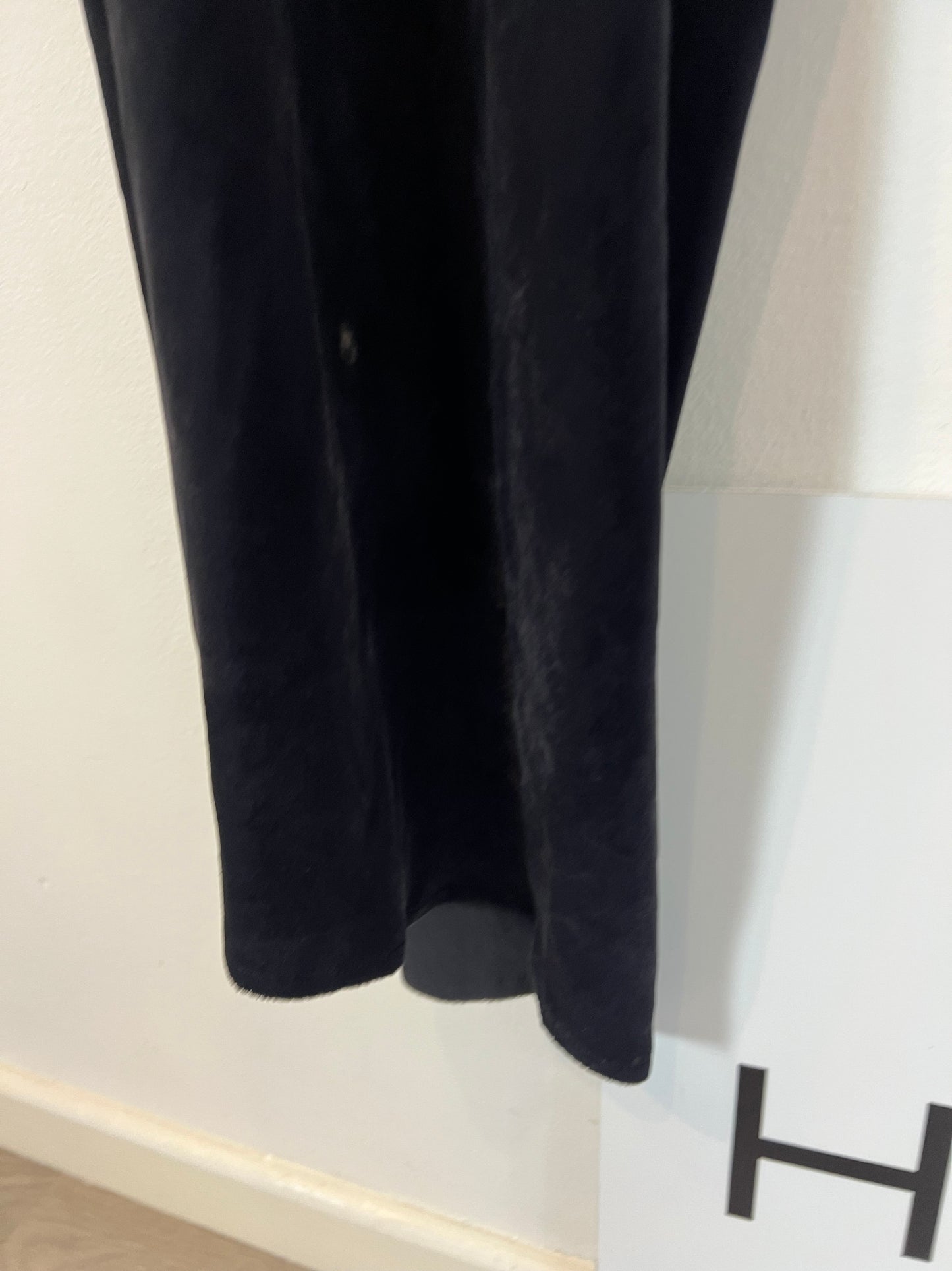 CORTANA. Vestido midi terciopelo azul. T 38 (tara)