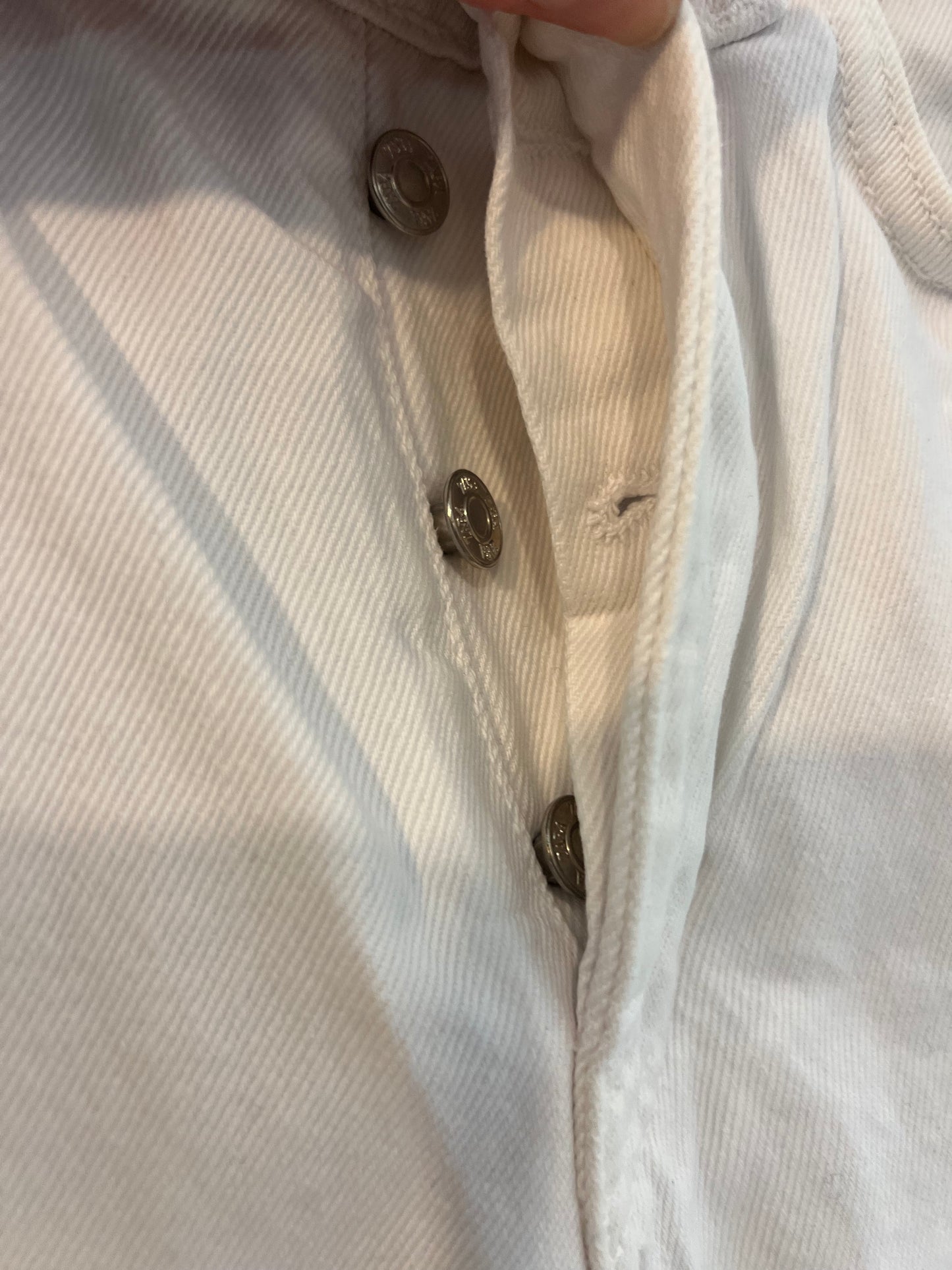 ZARA. Denim blanco abotonado. T 34