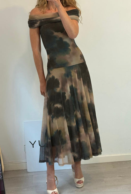 JUAN AVELLANEDA. Vestido largo tul elástico