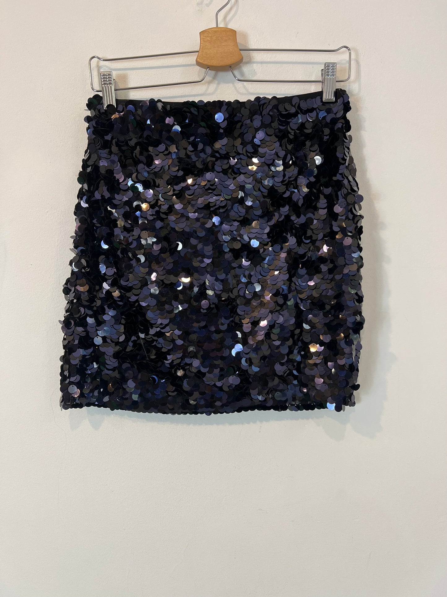 H&amp;M. Ts sequin short skirt