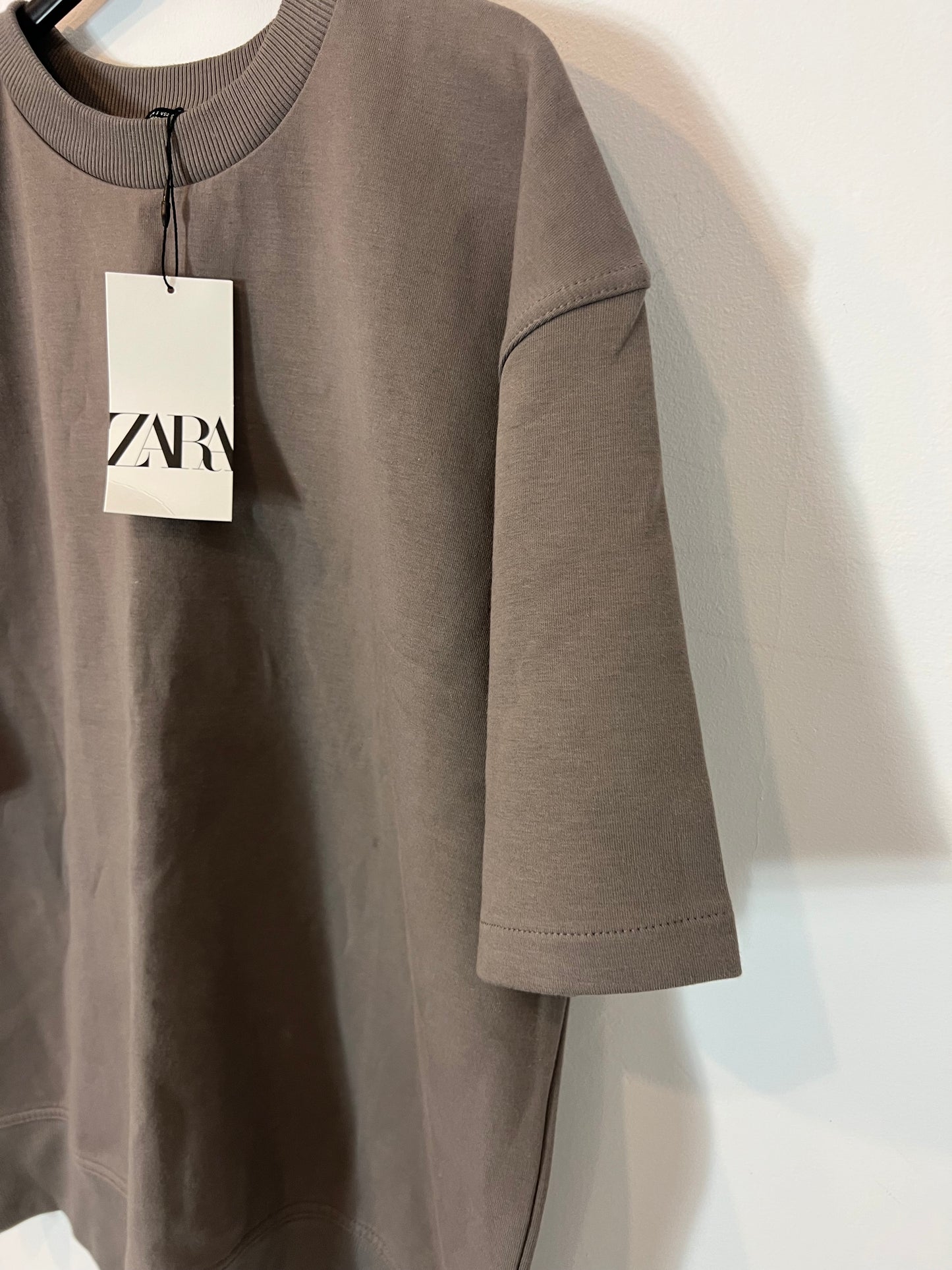 ZARA. Conjunto felpa gris topo. T S
