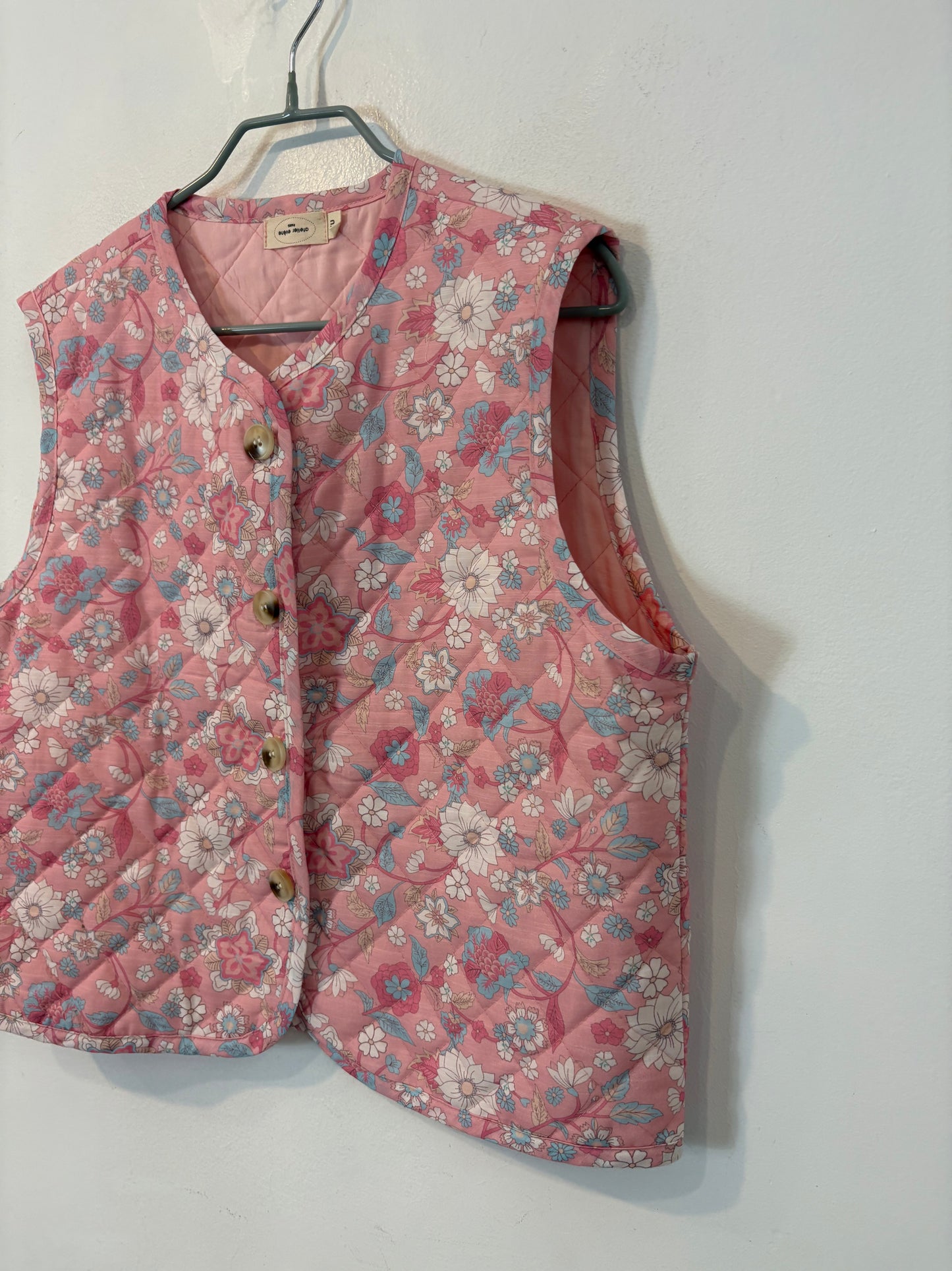 ATELIER EVÉNE Paris. Chaleco textura rosa estampado