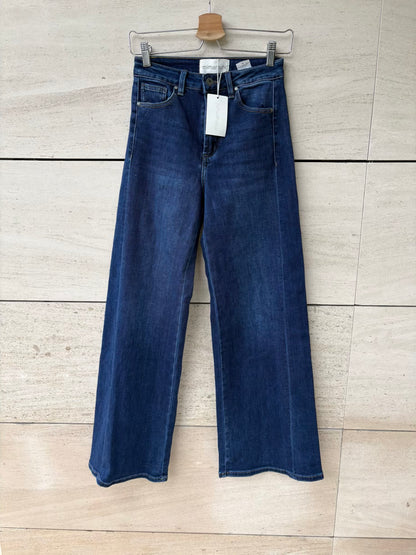 ZARA. Basic white T-shirt. TM