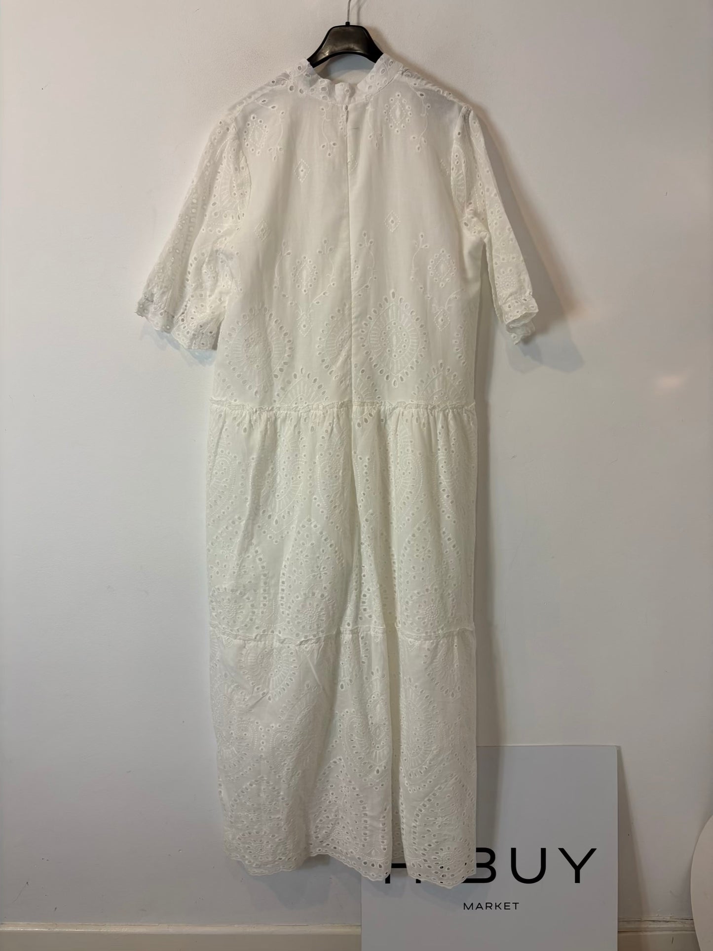 ZARA. Basic white T-shirt. TM