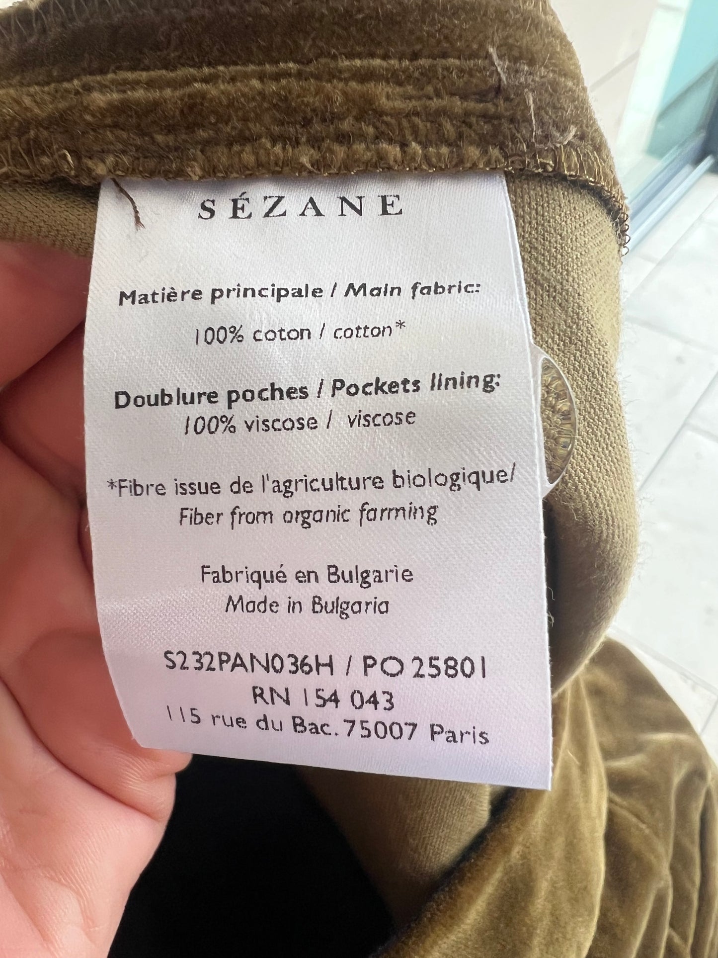 SÉZANE. Pantalón caqui terciopelo. T 38