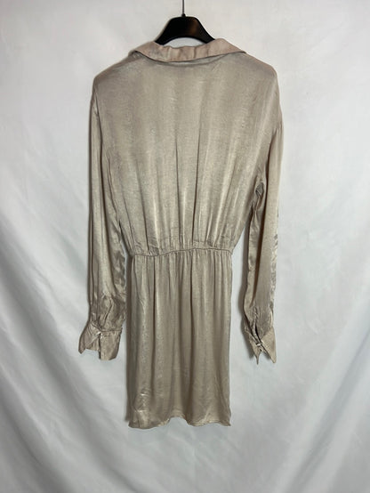 H&M. Vestido apertura color champán. T XS