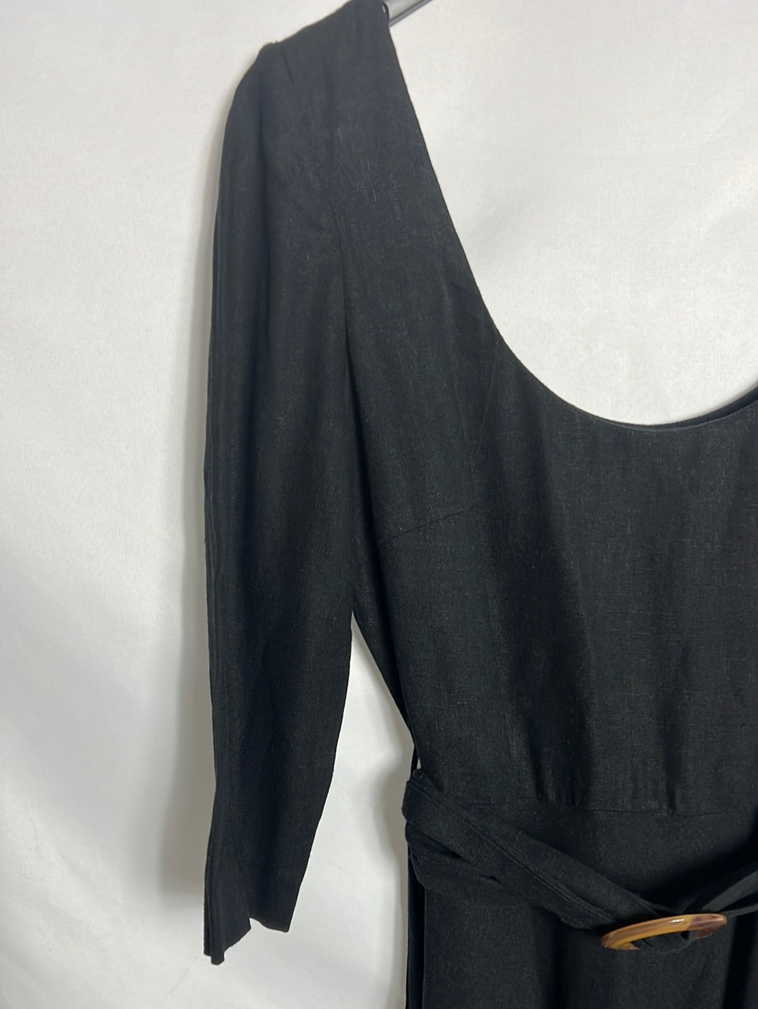 ZARA. Black linen dress with neckline. TS