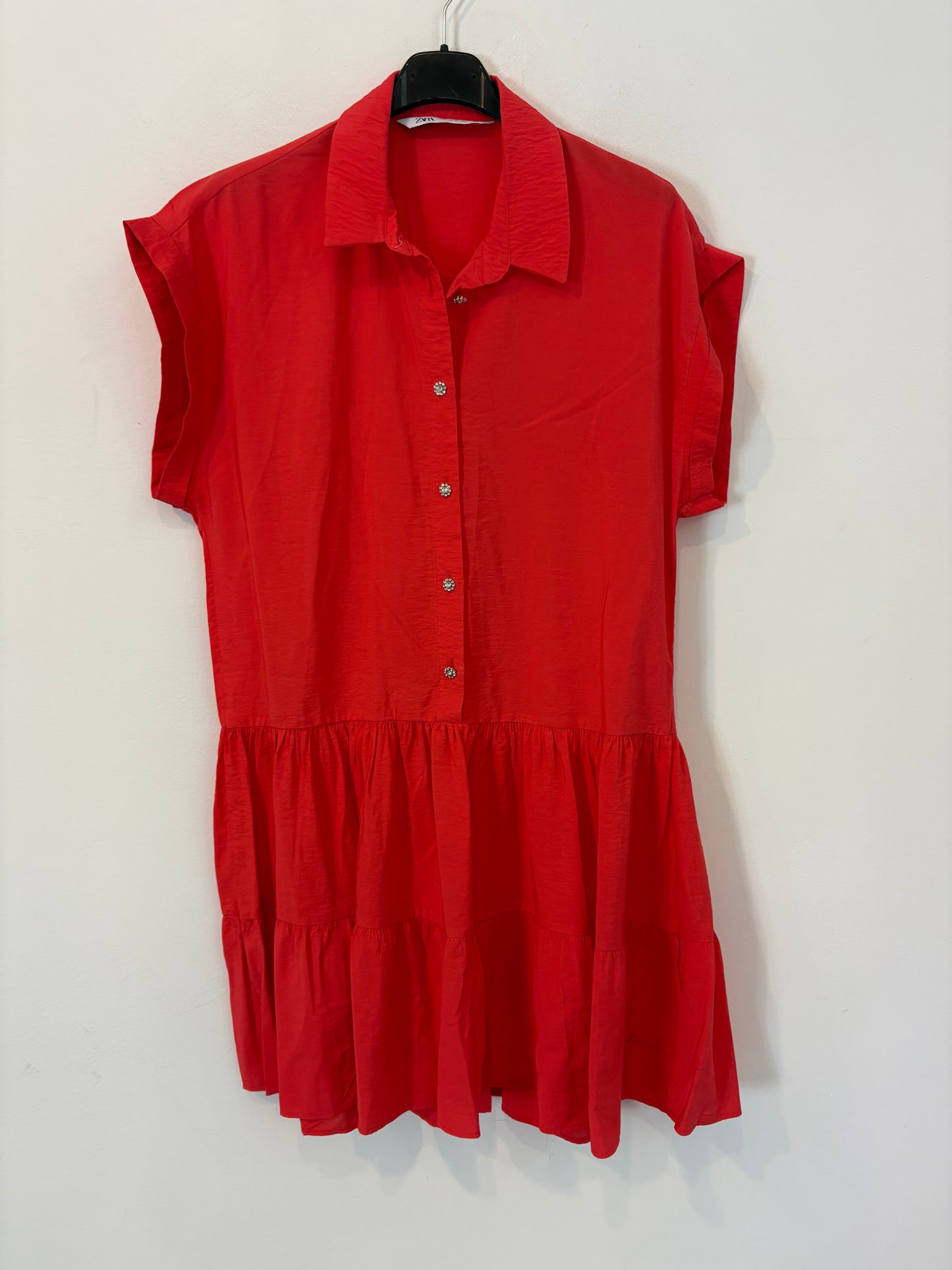 ZARA. Vestido corto detalle botones. T XS