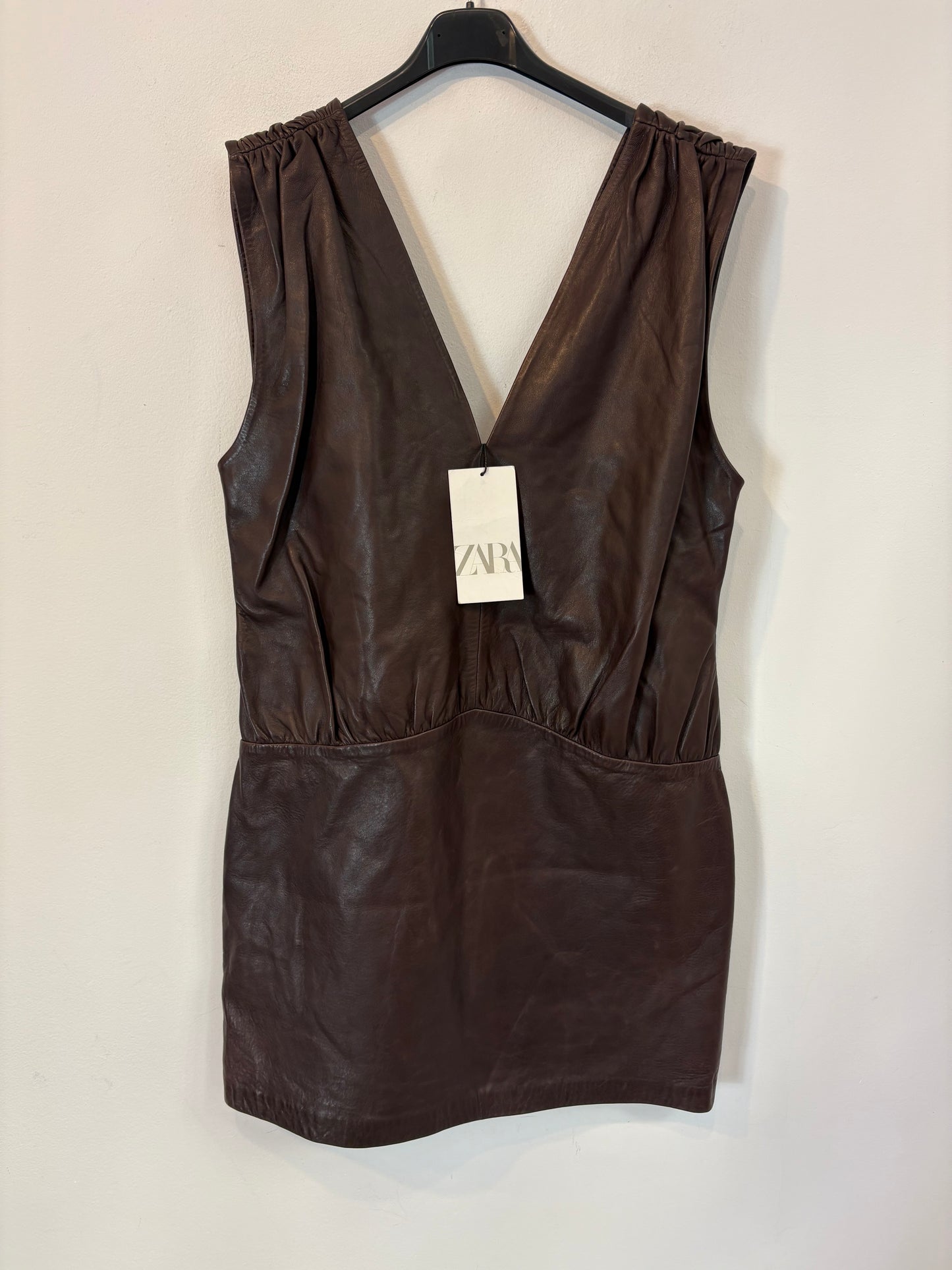 ZARA. Vestido piel marrón chocolate. T XL
