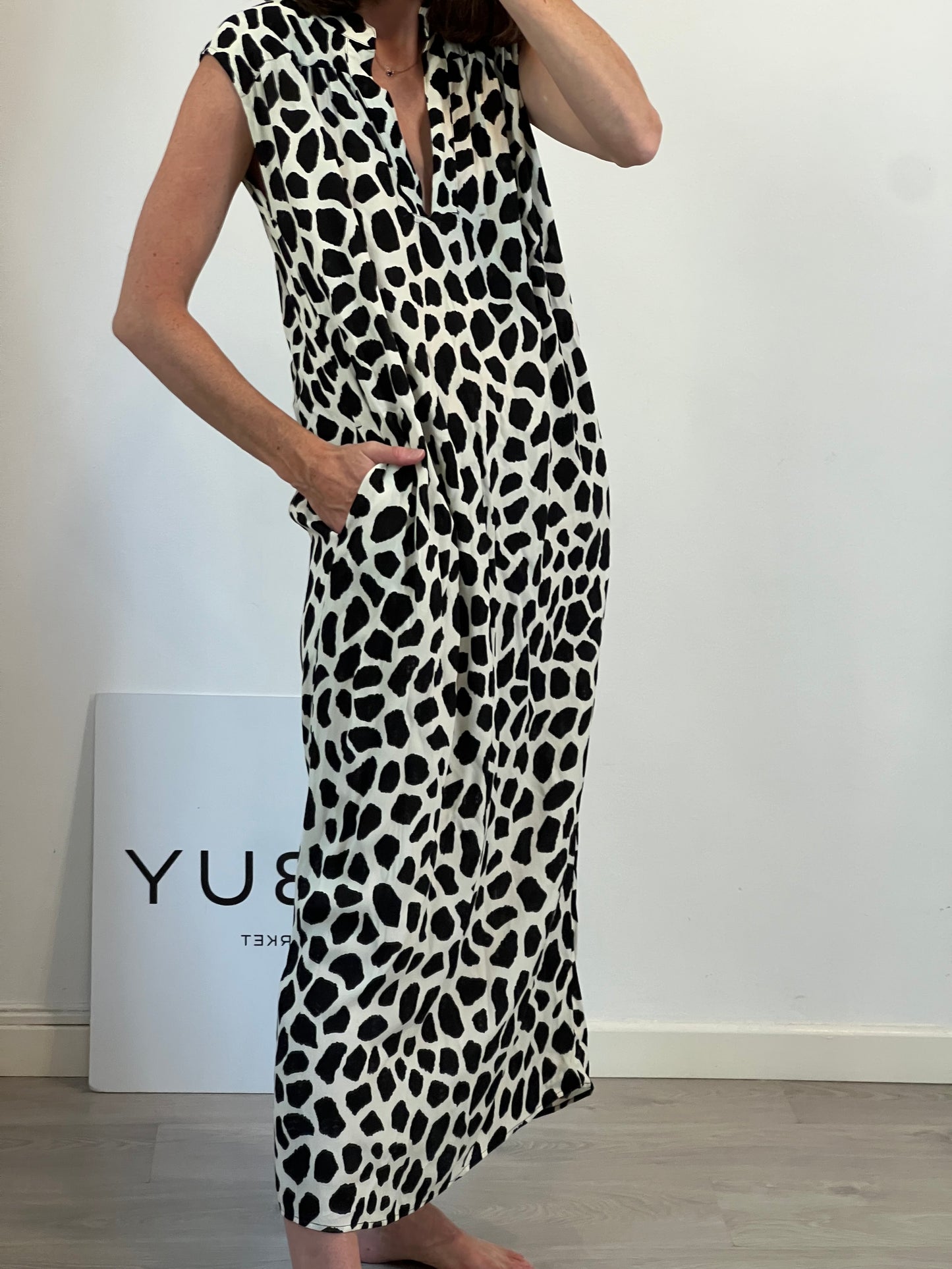 MASSIMO DUTTI. Midi dress with pockets. TS