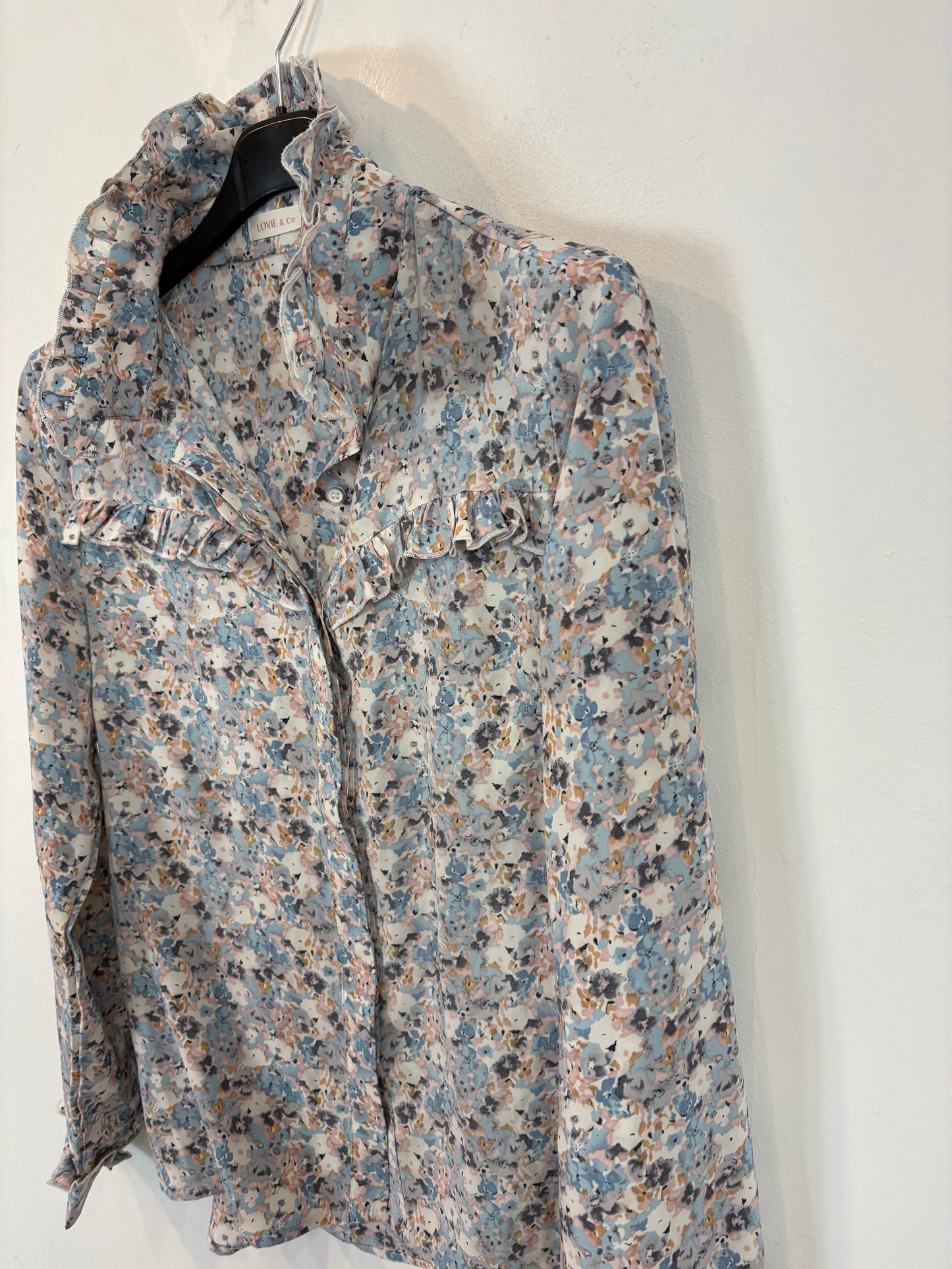 LOVIE & Co. Blusa fluida estamapda