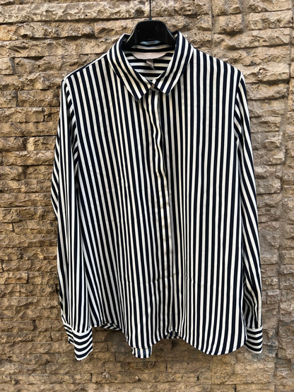 H&M. Blusa fluida rayas blancas y negras. T 38
