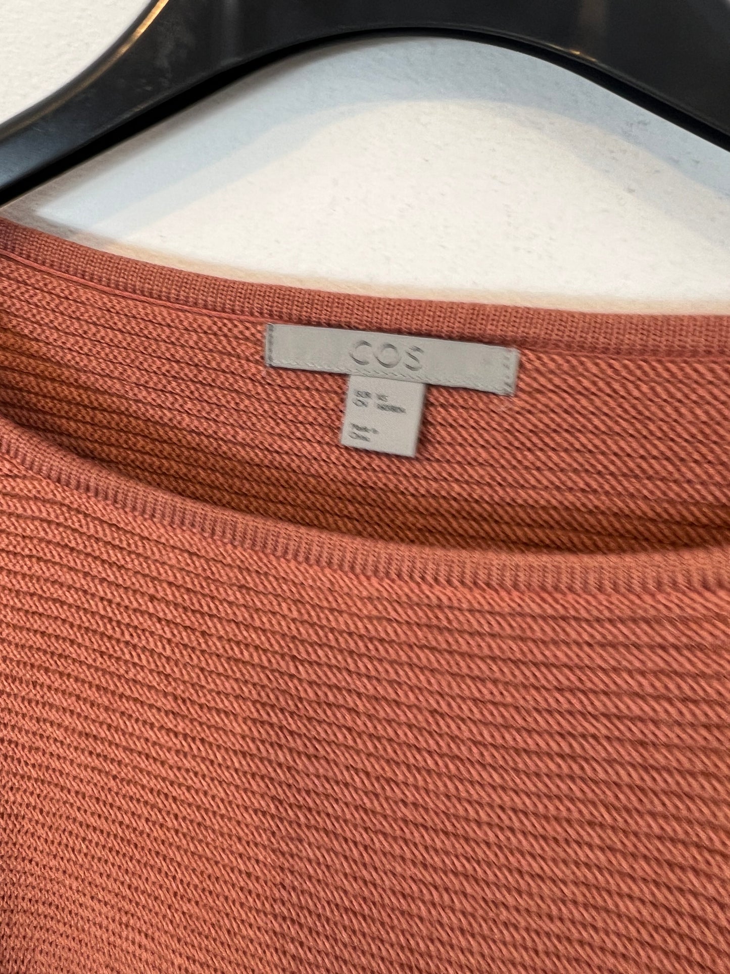 COS. Top punto aberturas. T XS