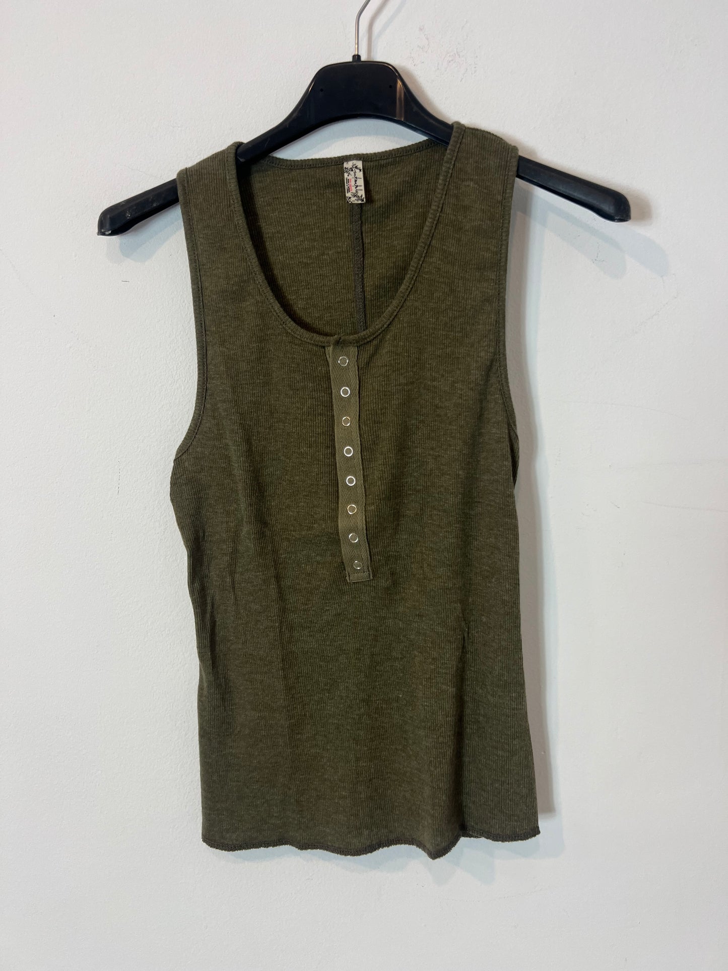 OTRAS. Top canalé verde. T S