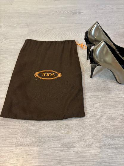 TOD'S. Tacones metalizados. T 39,5