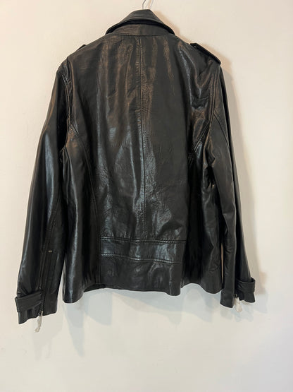 VIOLETA BY MANGO. Chaqueta negra piel  T.xxl