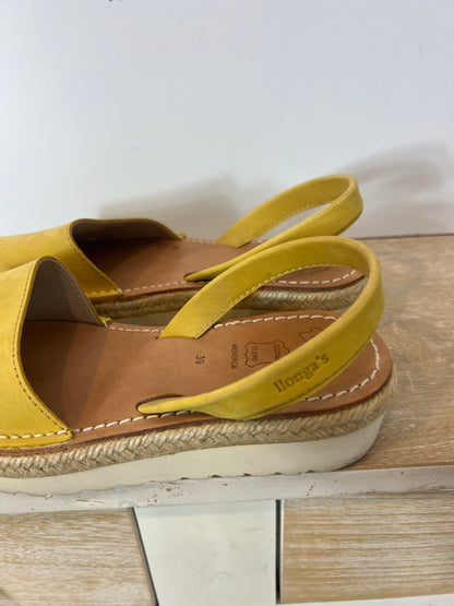 IILONGA´S . Menorquina piel mostaza. T 39